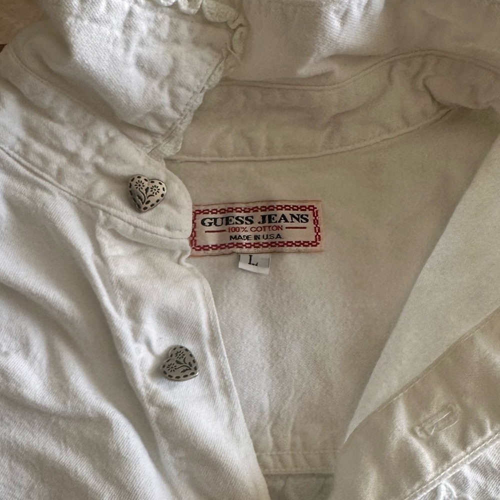 GUESS JEANS BUTTON DOWN W/ HEART BUTTONS